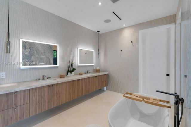 6031 SW 88th St, South Miami, FL 33156