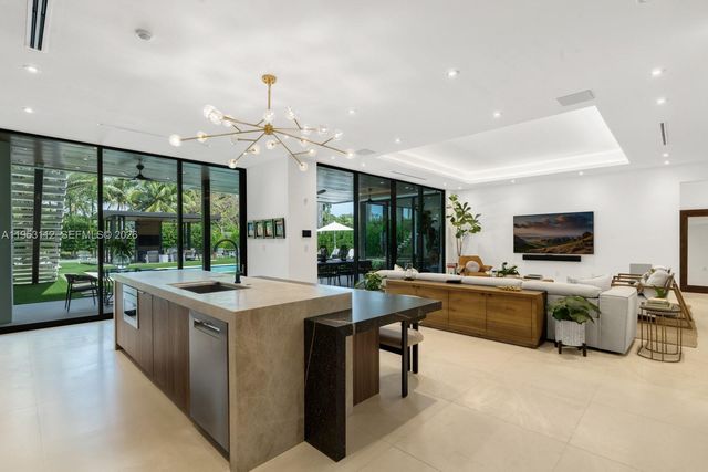 6031 SW 88th St, South Miami, FL 33156