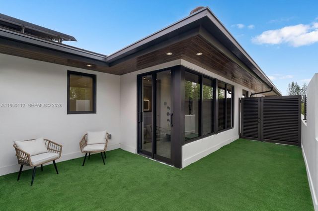 6031 SW 88th St, South Miami, FL 33156