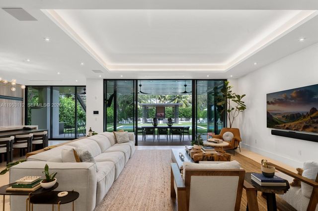 6031 SW 88th St, South Miami, FL 33156