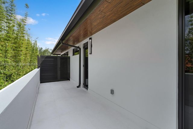 6031 SW 88th St, South Miami, FL 33156