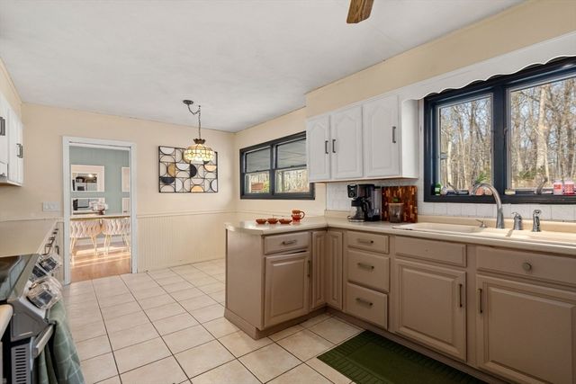 46 Ramshorn Rd, Dudley, MA 01571