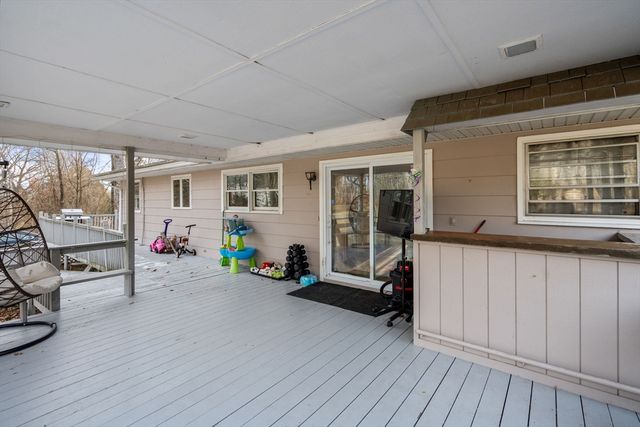 46 Ramshorn Rd, Dudley, MA 01571