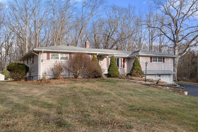 46 Ramshorn Rd, Dudley, MA 01571
