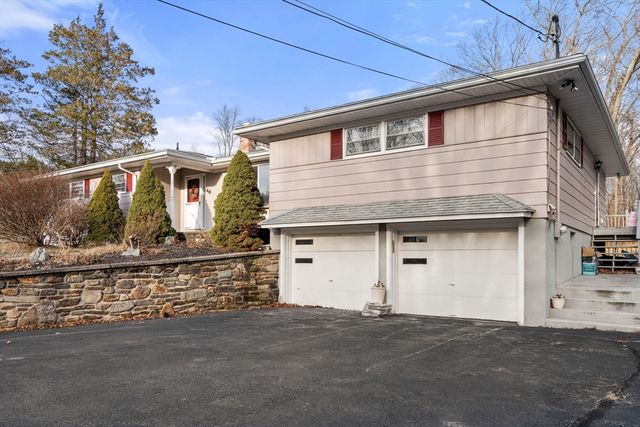 46 Ramshorn Rd, Dudley, MA 01571