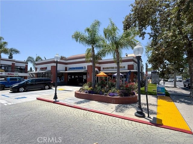 210 W 1st Street, Santa Ana, CA 92701