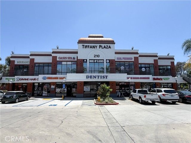 210 W 1st Street, Santa Ana, CA 92701