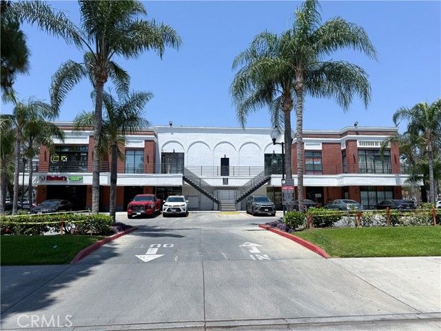 210 W 1st Street, Santa Ana, CA 92701