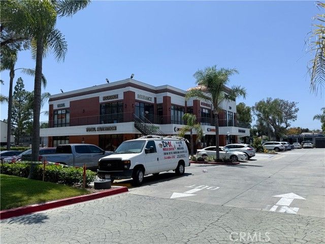 210 W 1st Street, Santa Ana, CA 92701