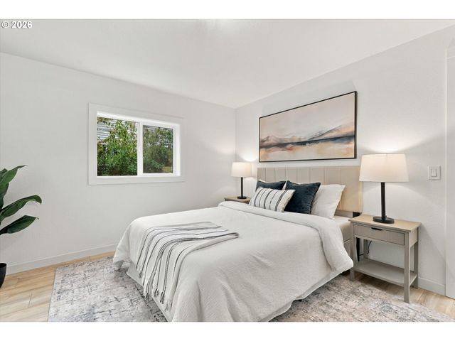 5390 Ne SKIDMORE St, Portland, OR 97218