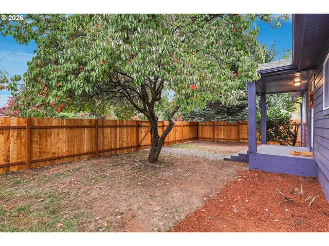 5390 Ne SKIDMORE St, Portland, OR 97218