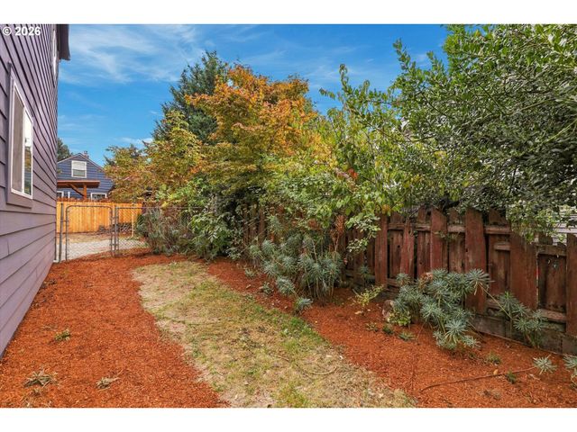 5390 Ne SKIDMORE St, Portland, OR 97218