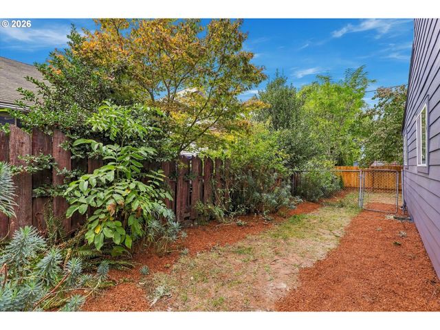 5390 Ne SKIDMORE St, Portland, OR 97218