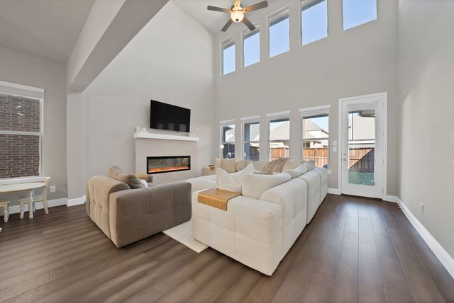 1837 Averi Lane, Farmers Branch, TX 75234