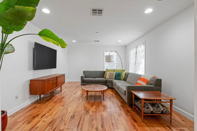 6003 WOODVIEW Ave, Austin, TX 78757