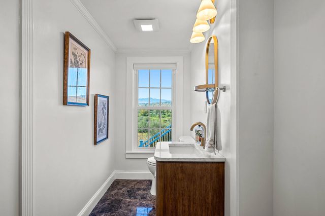 1091 Pucker Street, Stowe, VT 05672