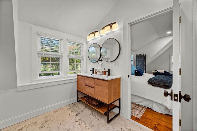 1091 Pucker Street, Stowe, VT 05672