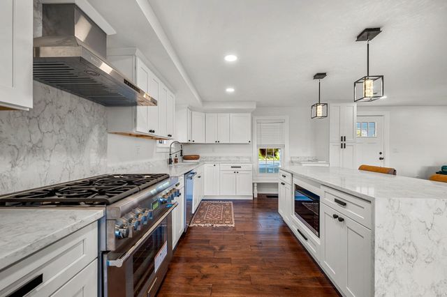 1091 Pucker Street, Stowe, VT 05672