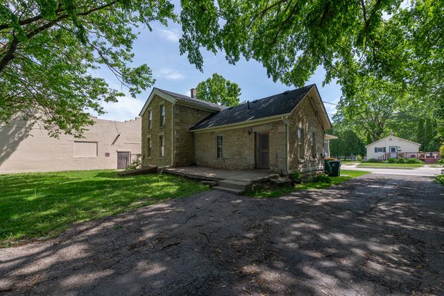 117 S PRAIRIE Street, Batavia, IL 60510