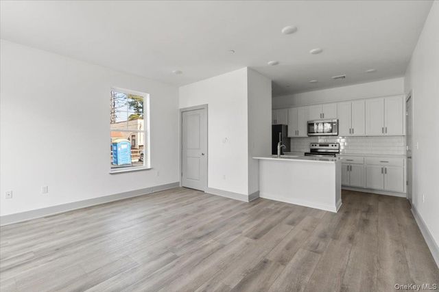 75 Forester Avenue TH1, Warwick, NY 10990