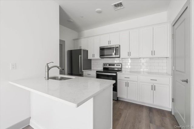 75 Forester Avenue TH1, Warwick, NY 10990