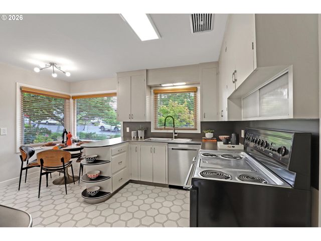 329 Se 50TH Ave, Portland, OR 97215