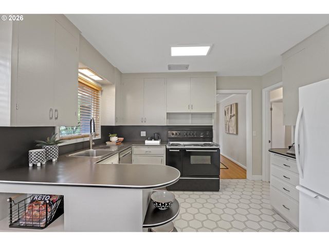 329 Se 50TH Ave, Portland, OR 97215