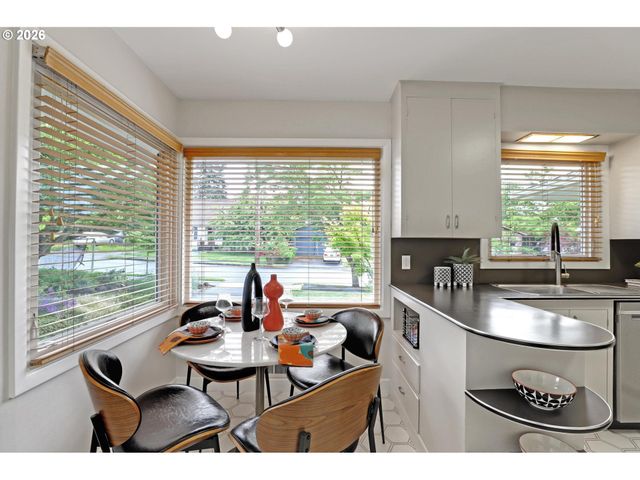 329 Se 50TH Ave, Portland, OR 97215