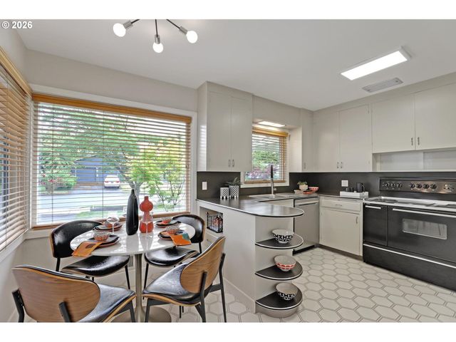 329 Se 50TH Ave, Portland, OR 97215
