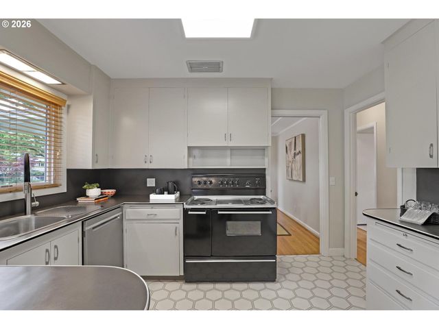 329 Se 50TH Ave, Portland, OR 97215