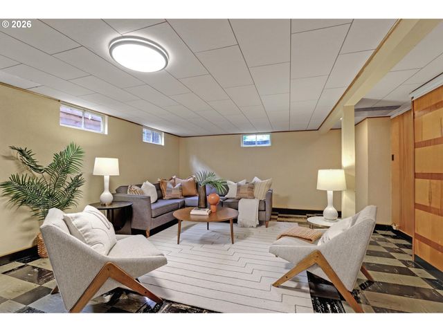 329 Se 50TH Ave, Portland, OR 97215