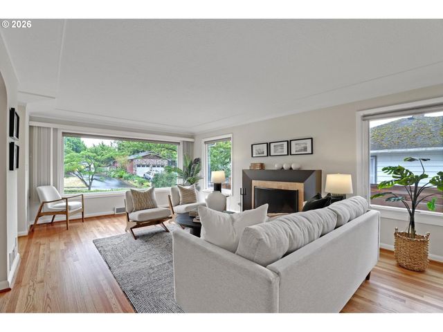 329 Se 50TH Ave, Portland, OR 97215