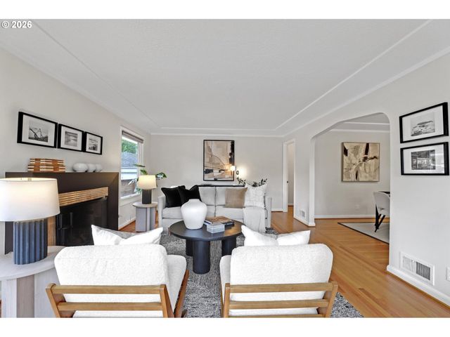 329 Se 50TH Ave, Portland, OR 97215