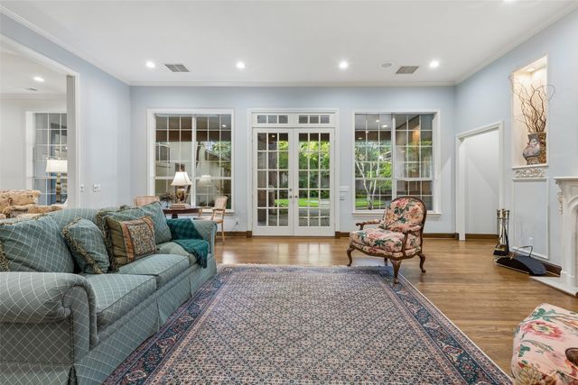 8732 Arbor Park Court, Dallas, TX 75243