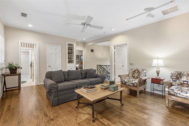 8732 Arbor Park Court, Dallas, TX 75243