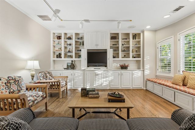 8732 Arbor Park Court, Dallas, TX 75243