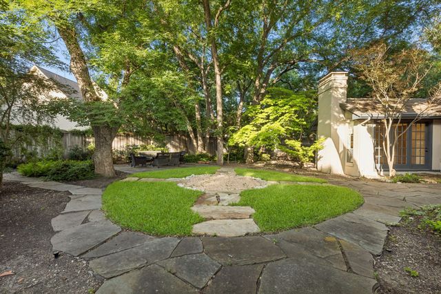 8732 Arbor Park Court, Dallas, TX 75243