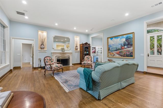 8732 Arbor Park Court, Dallas, TX 75243