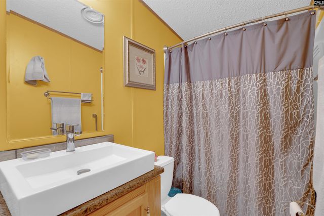 577 Twin Ponds Road, Newberry, SC 29108