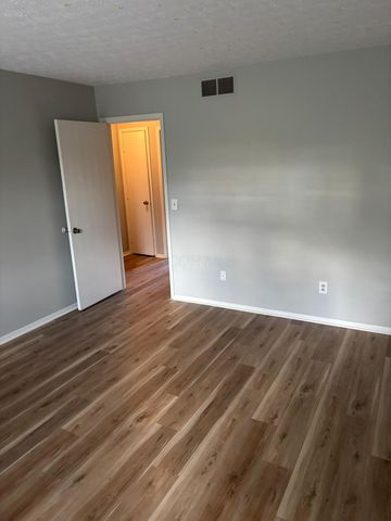 7970 Trellage Court, 15, Powell, OH 43065