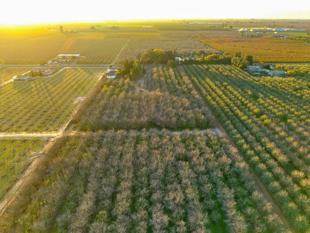 5812 N Walnut Rd, Turlock, CA 95382