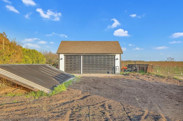 5812 N Walnut Rd, Turlock, CA 95382