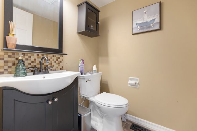 2615 Prairieview Lane N, Aurora, IL 60502