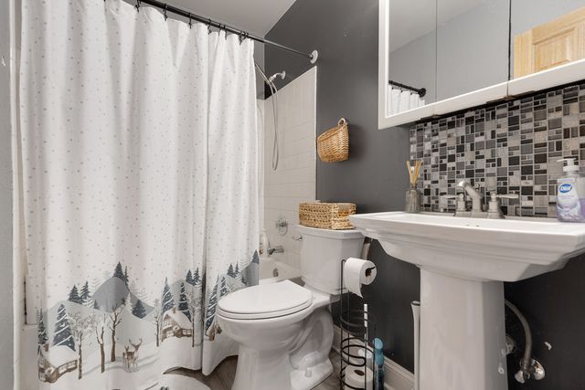 2615 Prairieview Lane N, Aurora, IL 60502