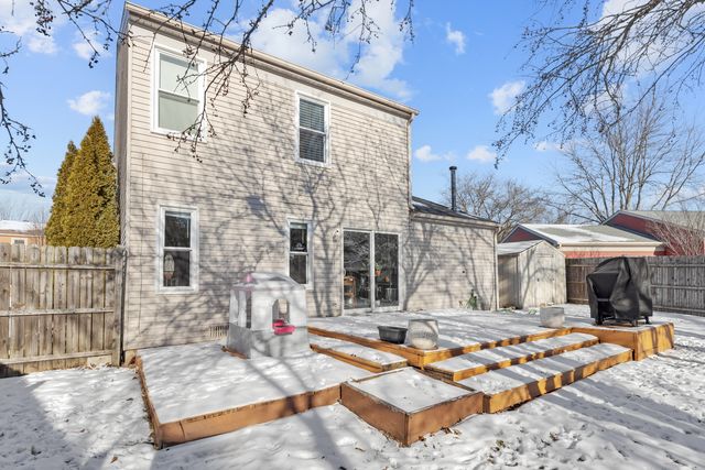 2615 Prairieview Lane N, Aurora, IL 60502