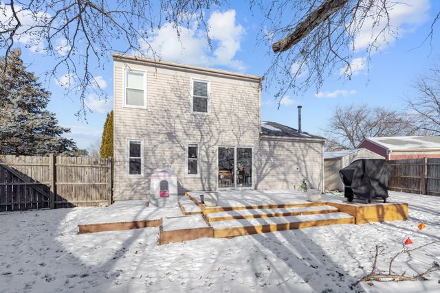 2615 Prairieview Lane N, Aurora, IL 60502