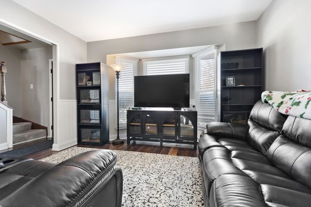 2615 Prairieview Lane N, Aurora, IL 60502