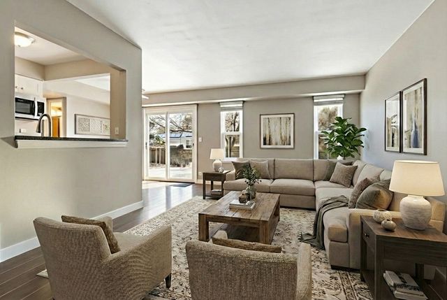 2615 Prairieview Lane N, Aurora, IL 60502