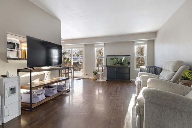 2615 Prairieview Lane N, Aurora, IL 60502