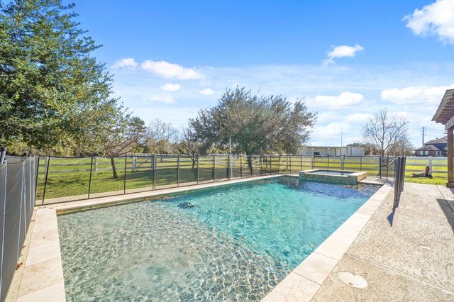 20015 Stone Lake Circle, Tomball, TX 77377